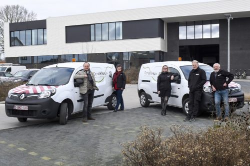 Lokaal Bestuur Denderleeuw vergroent wagenpark verder met twee elektrische bestelwagens