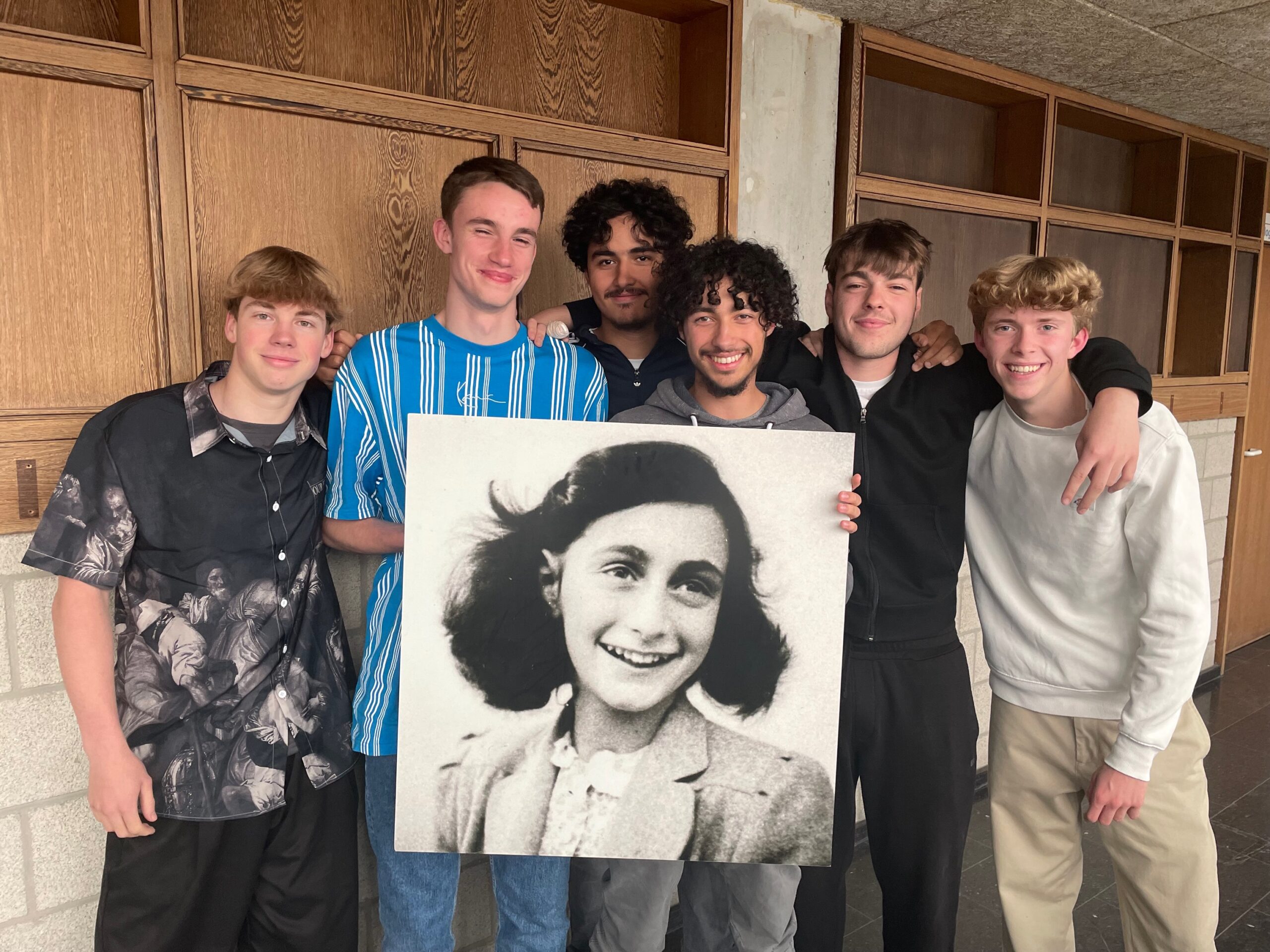 GO! atheneum Denderleeuw wordt ‘Anne Frank Atheneum’